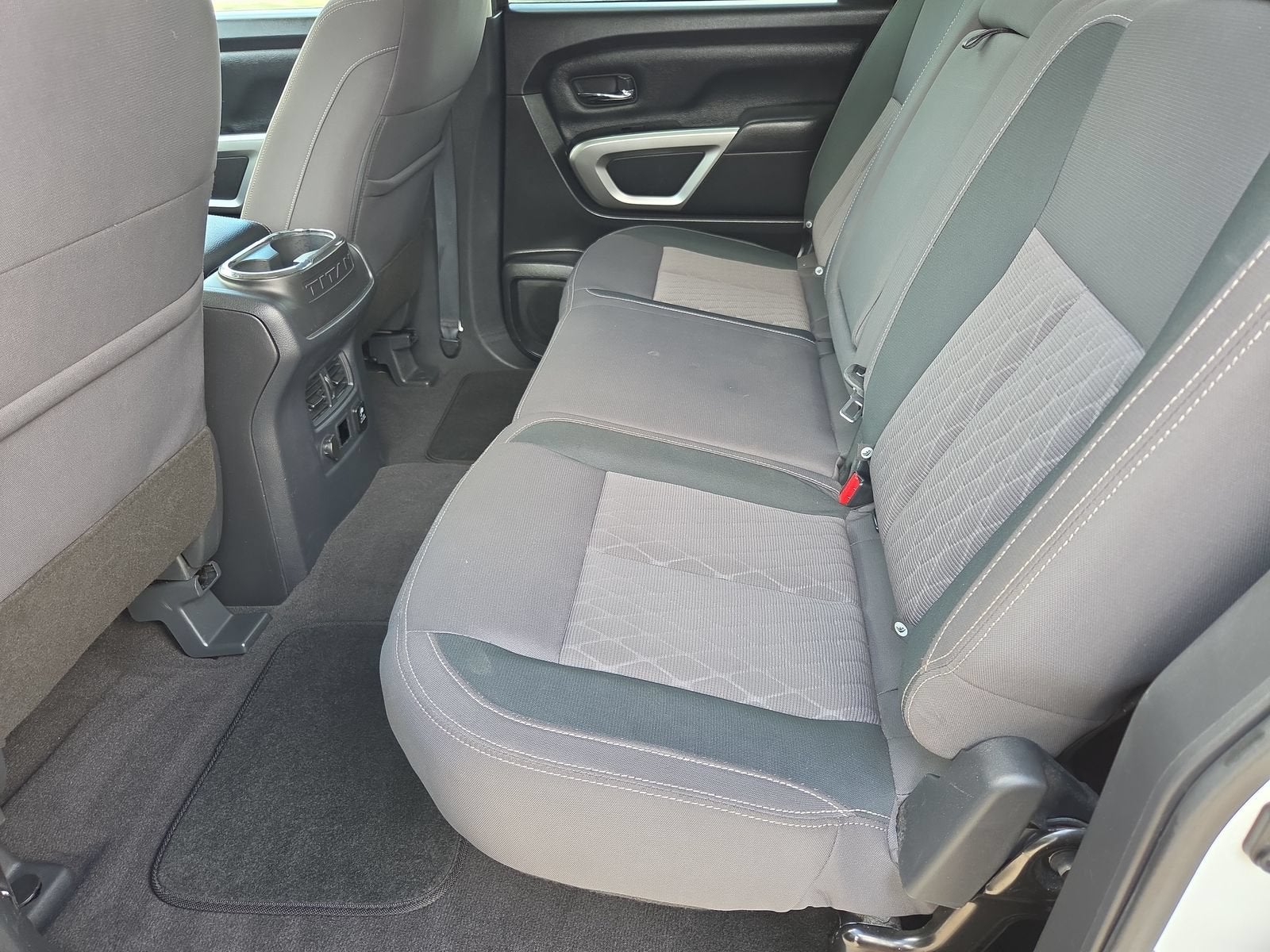 2024 Nissan TITAN Crew Cab SV 4x2