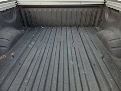 2024 Nissan TITAN Crew Cab SV 4x2