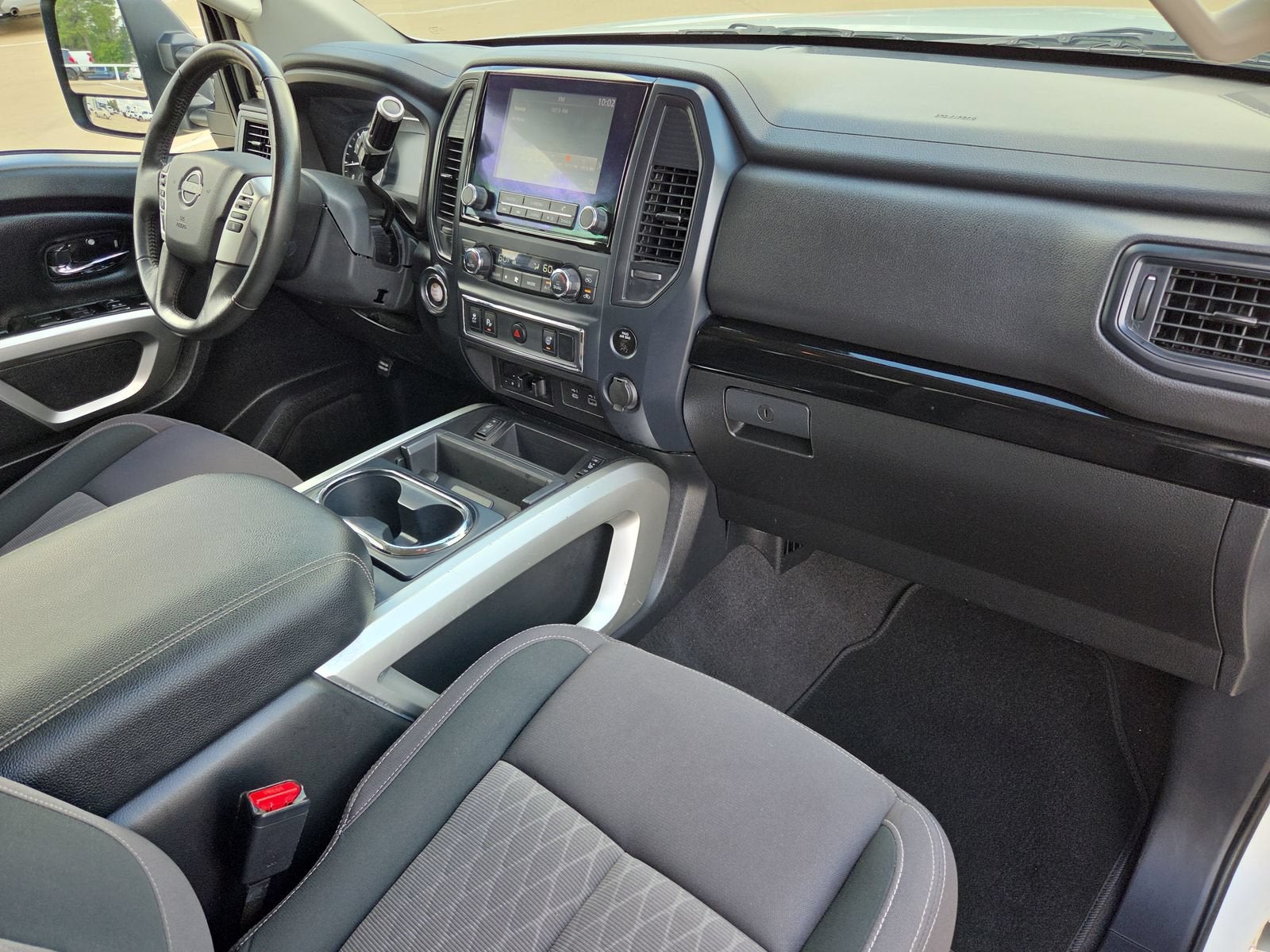 2024 Nissan TITAN Crew Cab SV 4x2