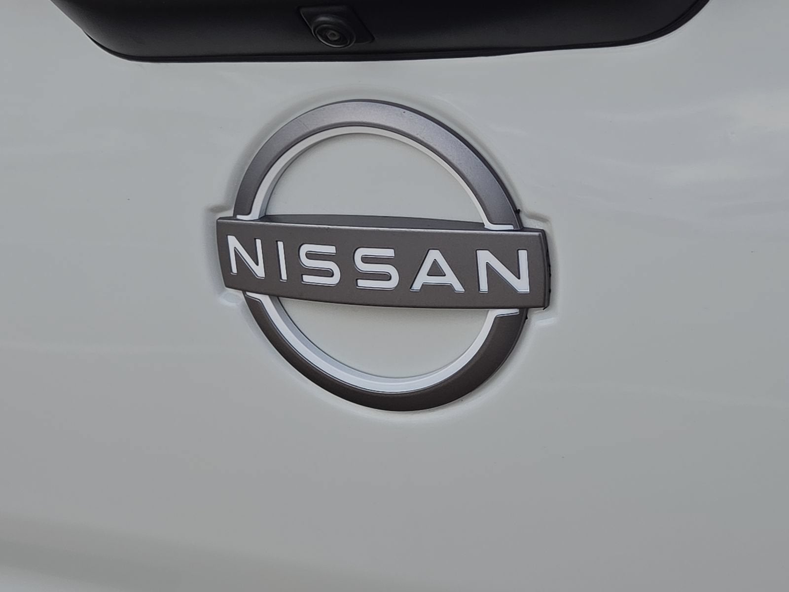 2024 Nissan TITAN Crew Cab SV 4x2
