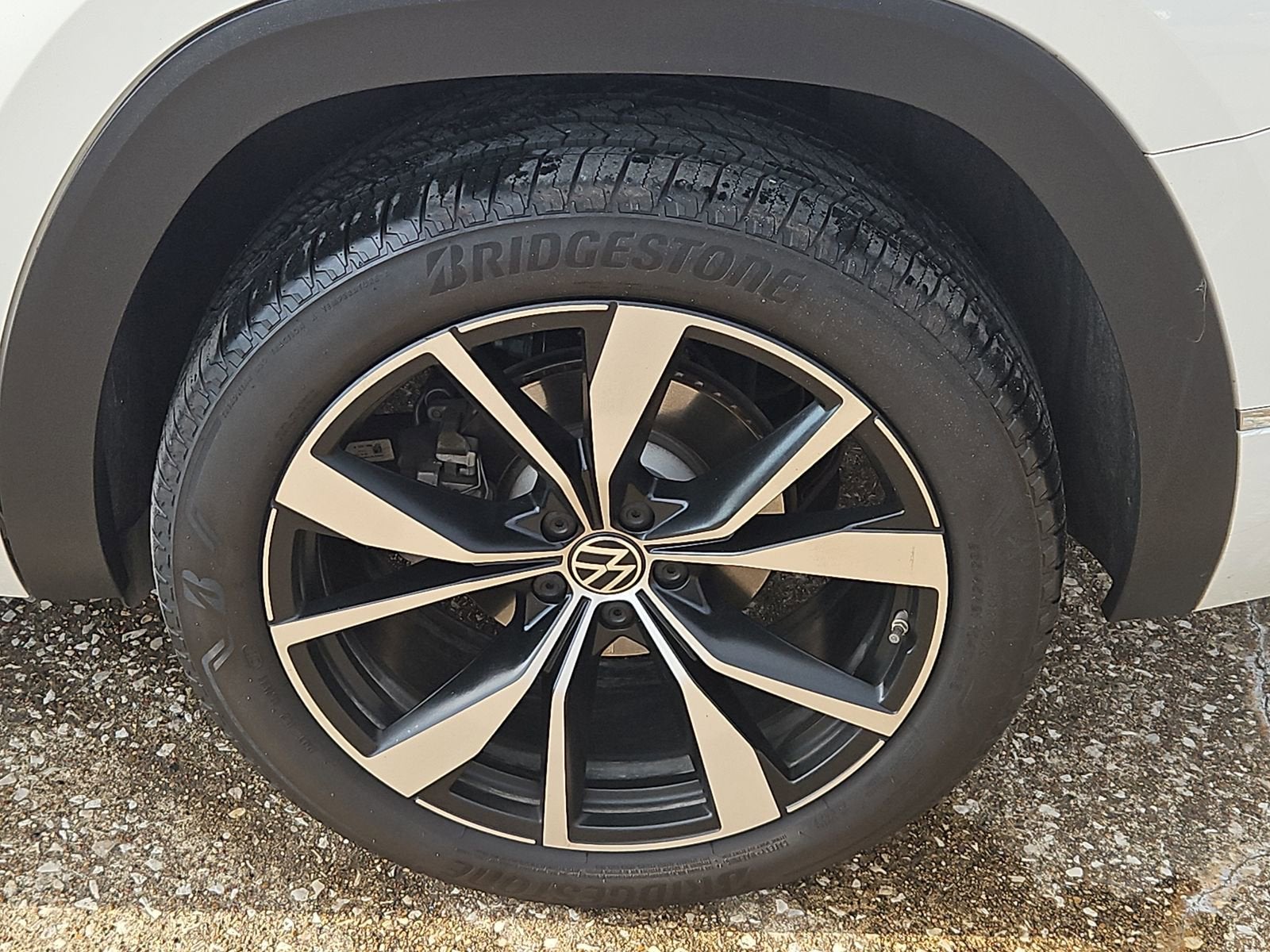 2025 Volkswagen Atlas 2.0T SEL Premium R-Line