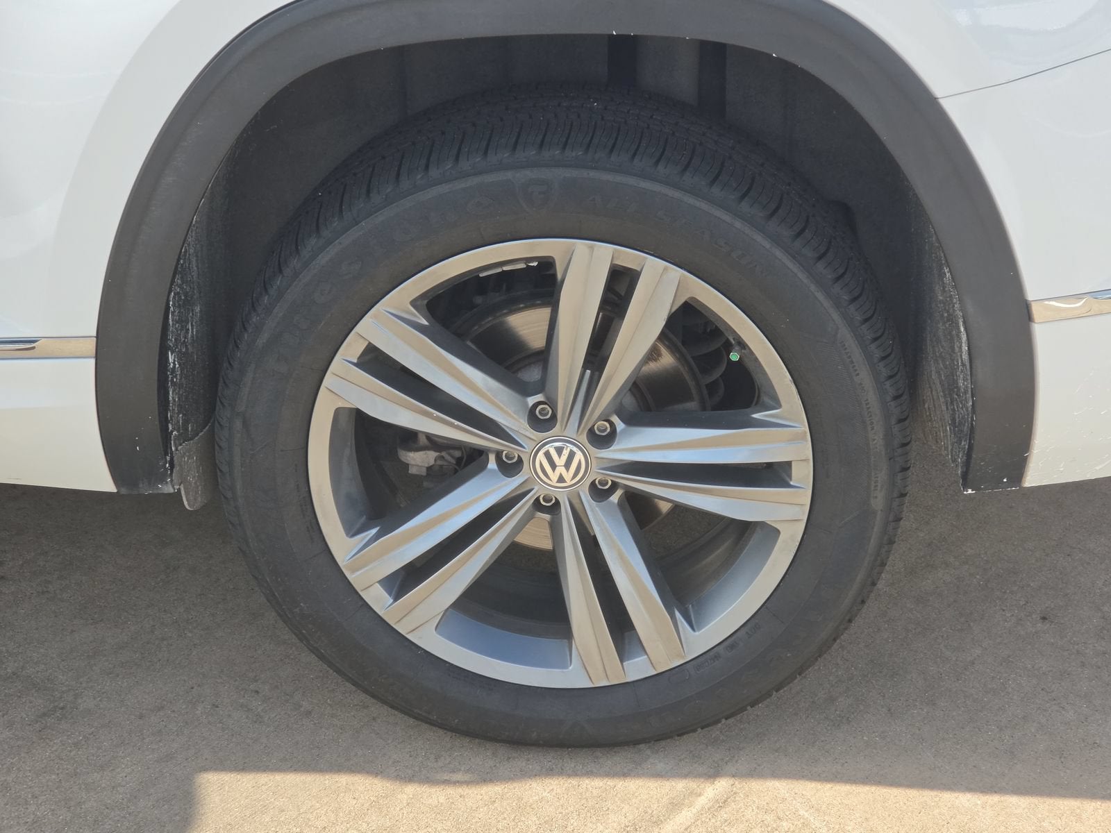 2019 Volkswagen Atlas 3.6L V6 SEL R-Line